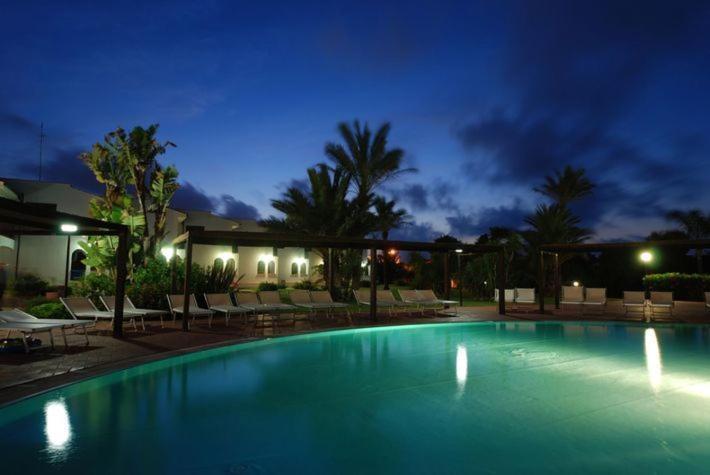 Hotel Club Santa Sabina Торе Санта Сабина Екстериор снимка