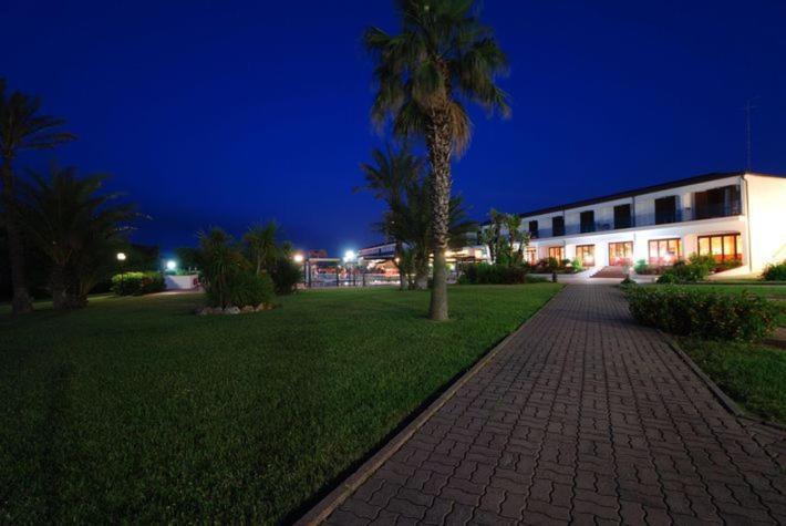 Hotel Club Santa Sabina Торе Санта Сабина Екстериор снимка